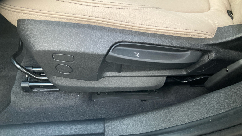 BMW X1 xDrive 20i xLine 5dr Step Auto Petrol Estate